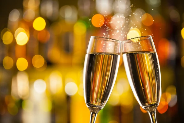 Sparkling Wine Import in China Grows to $3.4M in April 2023